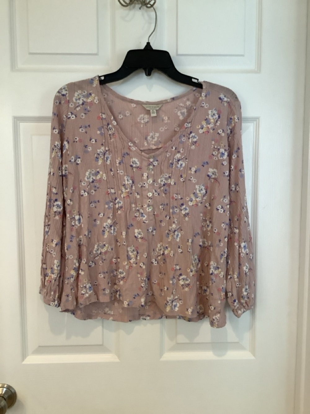 Lucky Brand Dusty Mauve Floral V-Neck Peasant Top